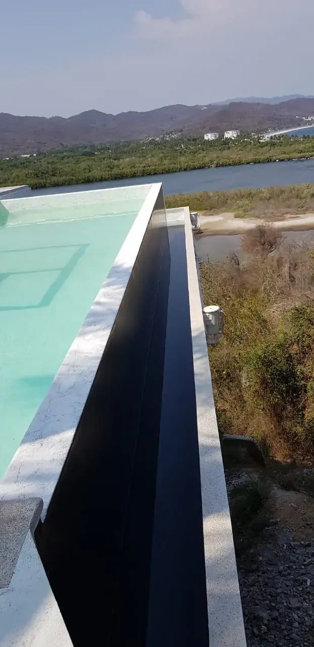 Casa Cangrejo en Manzanillo, Colima, alberca con sistema RENOLIT por AlbercasVIP, imagen 16