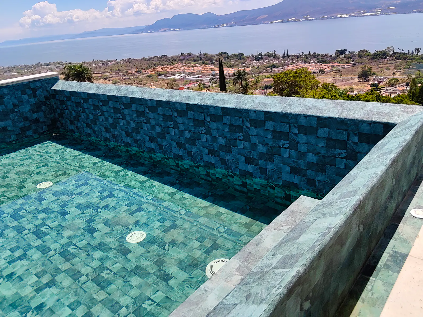 Hotel Casa Lavanda, proyecto con garantía RENOLIT 15 años