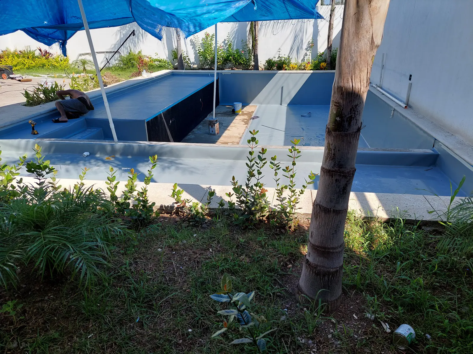 Jardín Tropical, alberca con sistema RENOLIT por AlbercasVIP, imagen 5