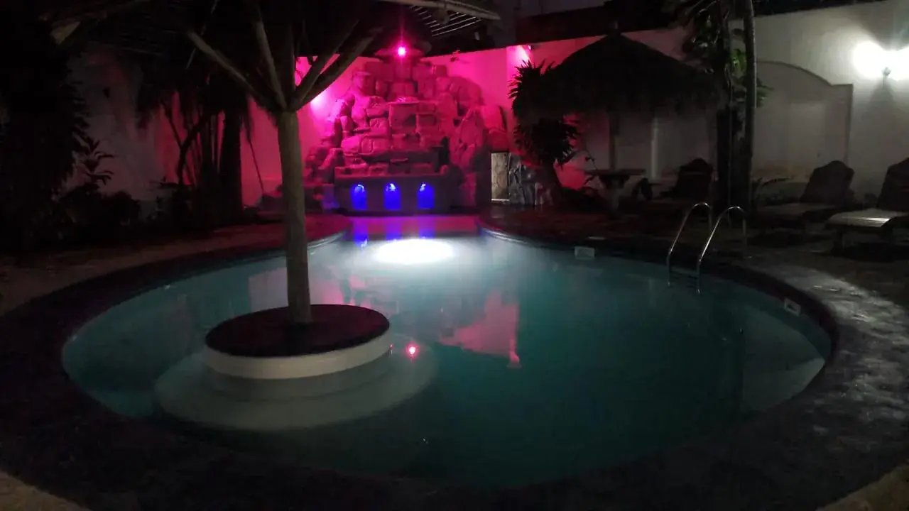 Lo de Marcos en Nayarit, alberca con sistema RENOLIT por AlbercasVIP, imagen 2