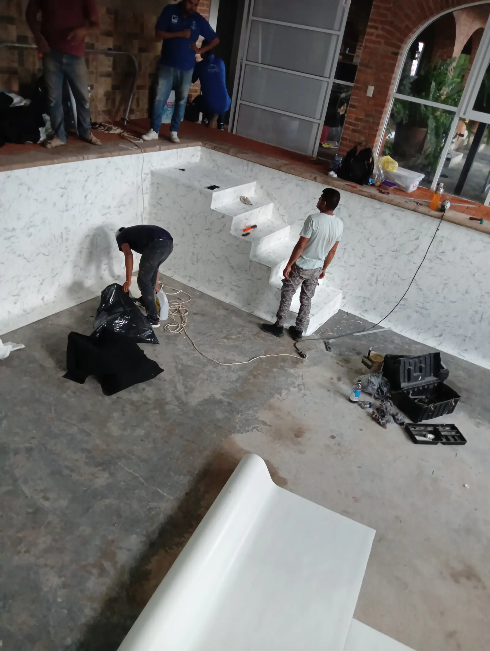 Mármol y Talavera, alberca con sistema RENOLIT por AlbercasVIP, imagen 2